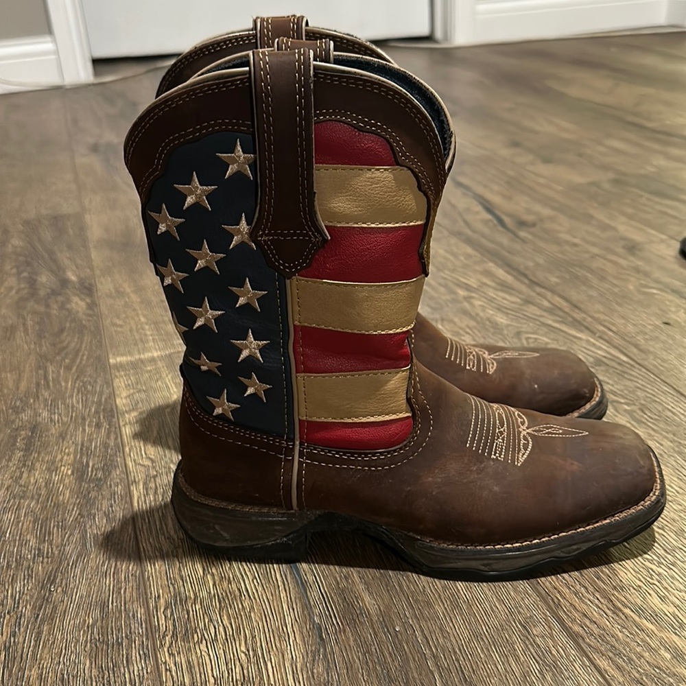 Durango Women’s 10 in Western Boot in size 8.5 M worn once!